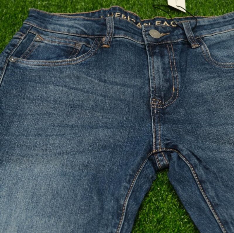 Vintage Denim 1724 – Classic Fit, Timeless Style - Image 3